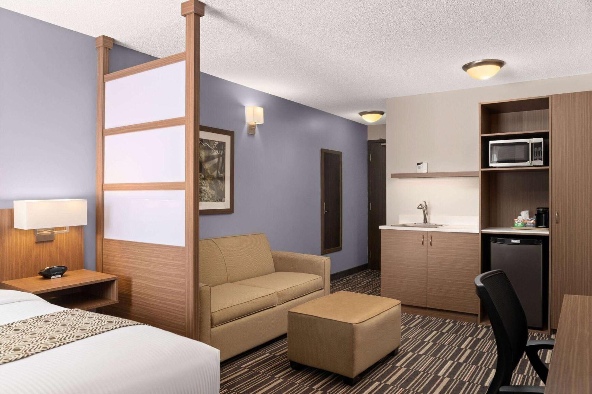 Microtel Inn & Suites By Wyndham Kirkland Lake Eksteriør billede