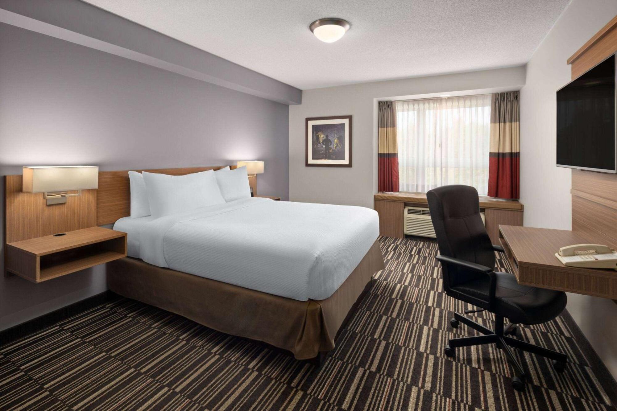 Microtel Inn & Suites By Wyndham Kirkland Lake Eksteriør billede