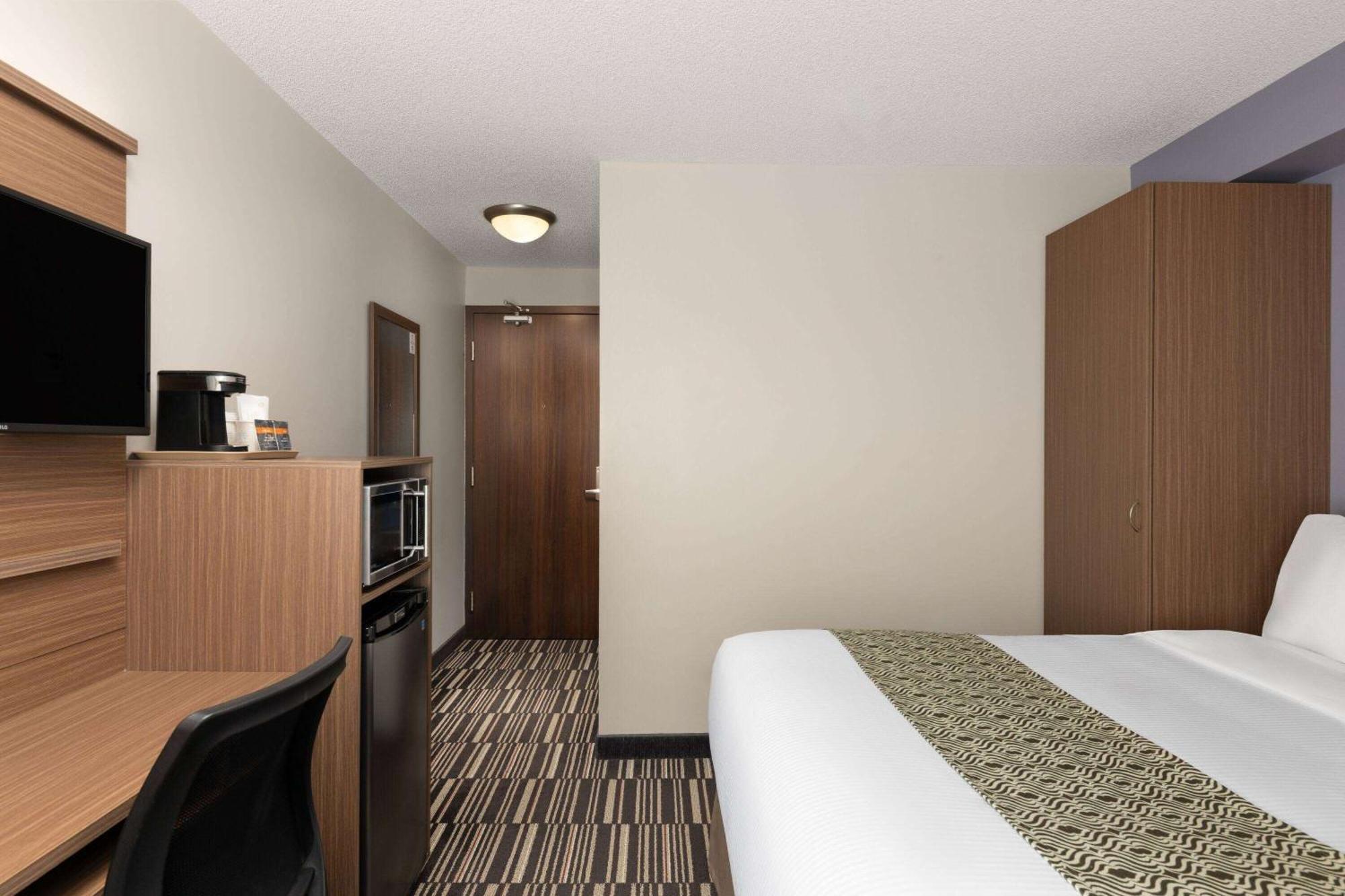 Microtel Inn & Suites By Wyndham Kirkland Lake Eksteriør billede
