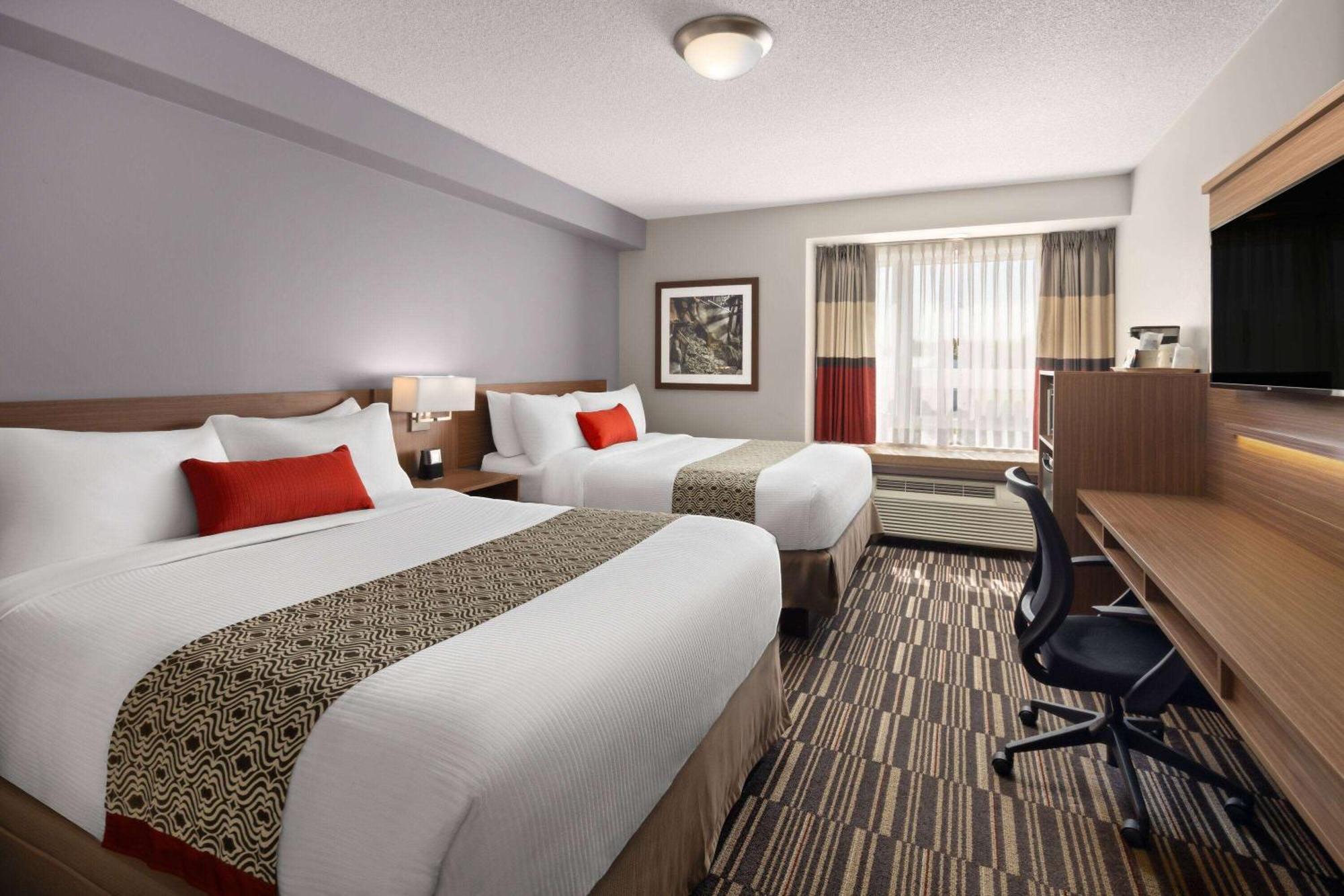 Microtel Inn & Suites By Wyndham Kirkland Lake Eksteriør billede