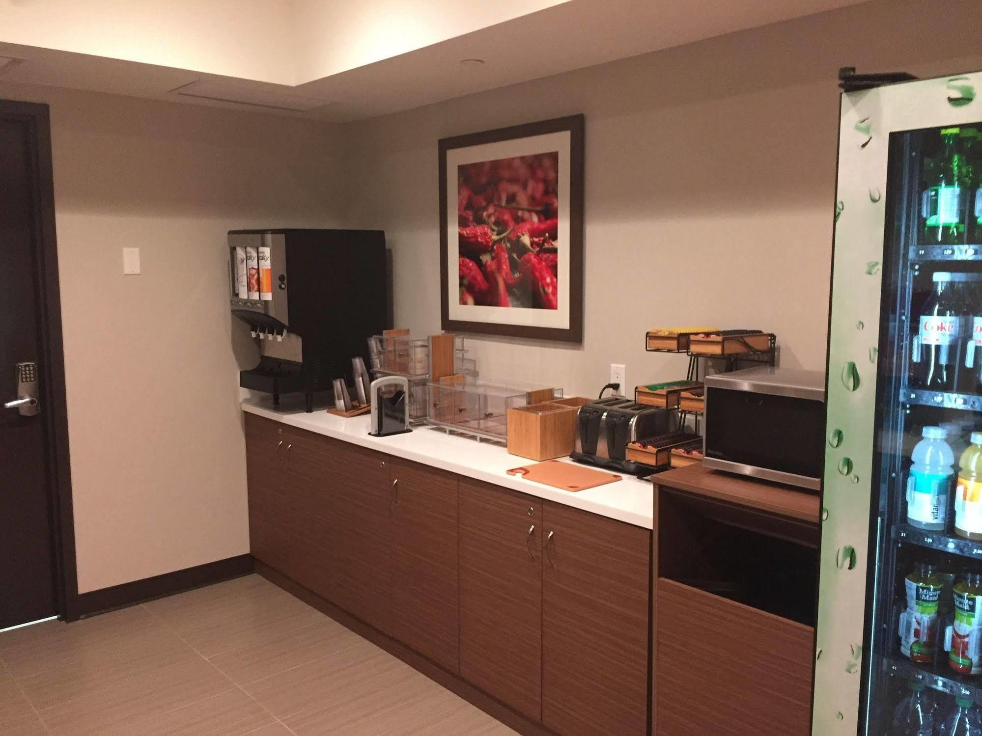 Microtel Inn & Suites By Wyndham Kirkland Lake Eksteriør billede